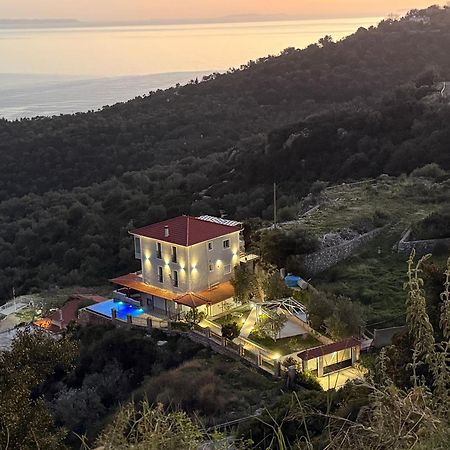 Vila Elezi Piqeras Borsh Exteriér fotografie