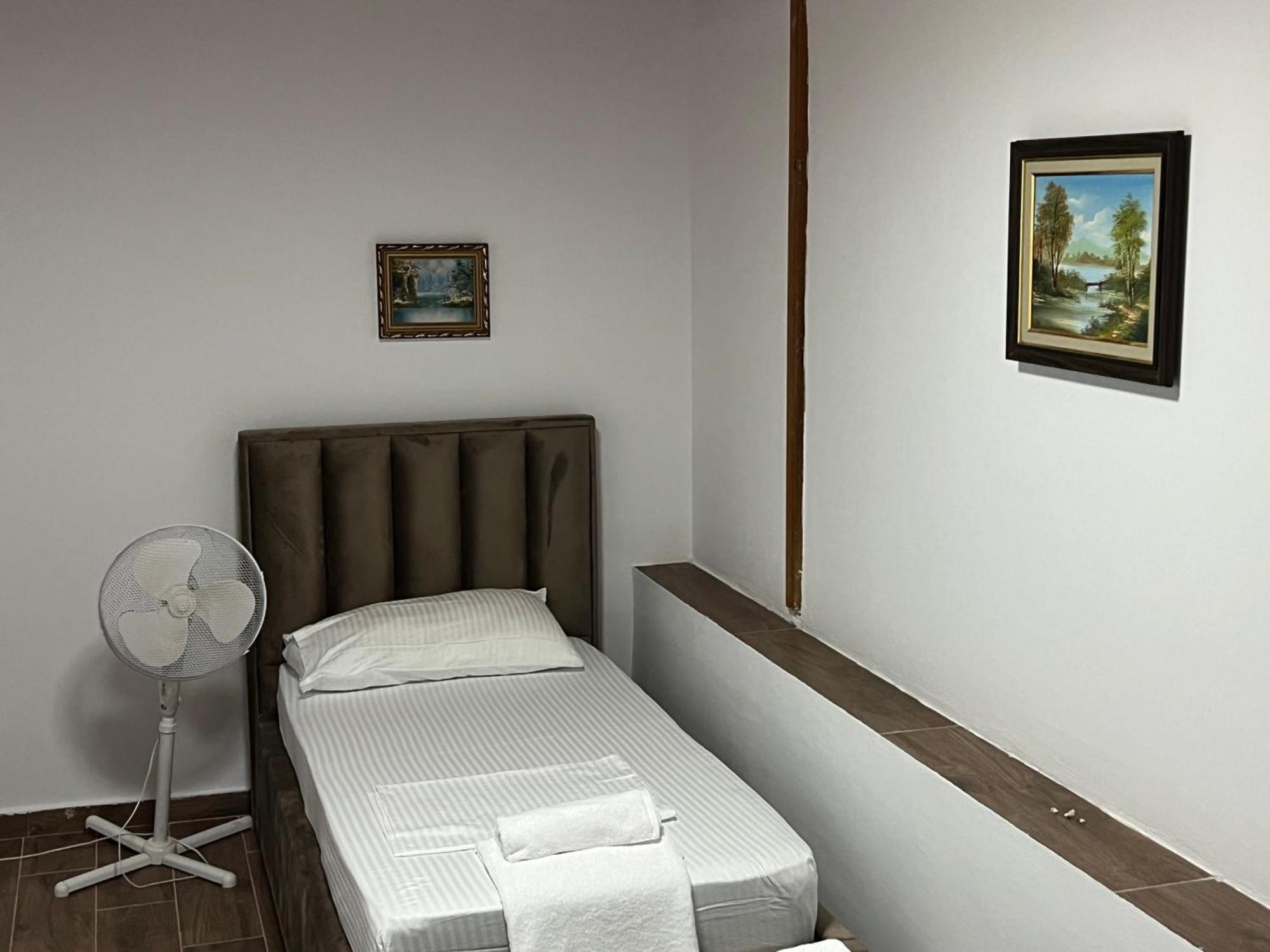 Vila Elezi Piqeras Borsh Exteriér fotografie