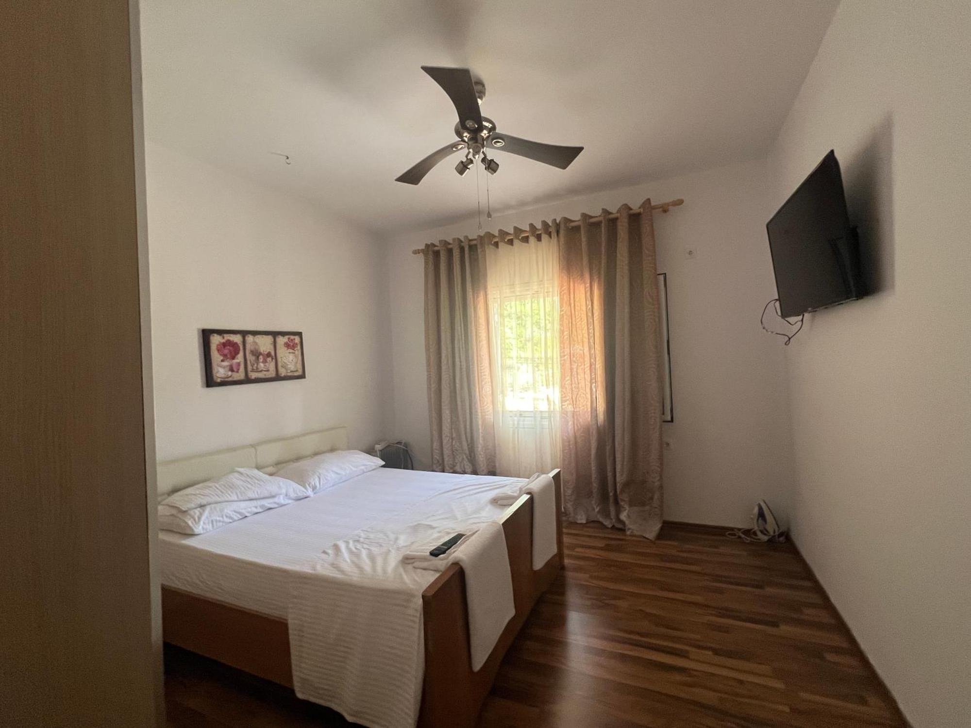 Vila Elezi Piqeras Borsh Exteriér fotografie
