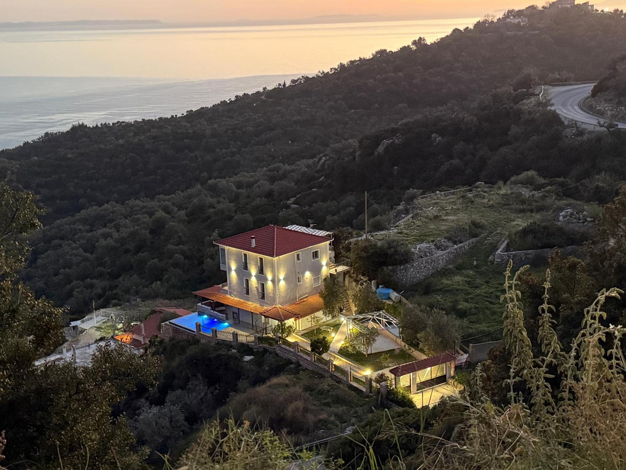 Vila Elezi Piqeras Borsh Exteriér fotografie